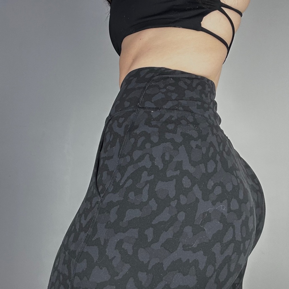 Black Leopard Print Women's Leggings - Picture 3 of 3